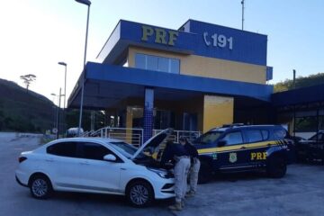 PRF apreende veículo roubado na BR-381, em João Monlevade