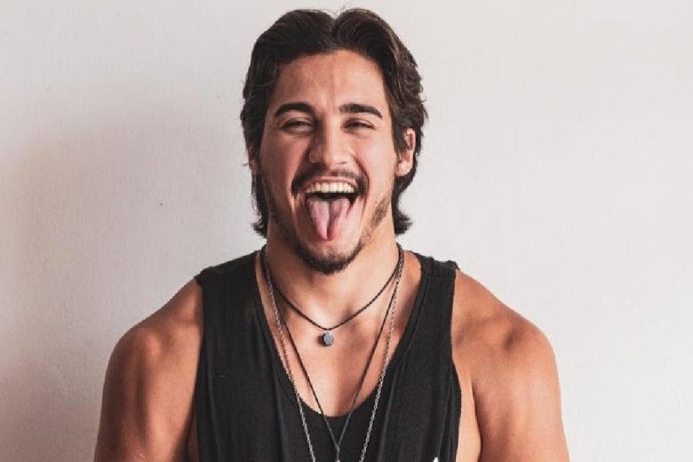 Após sucesso de “Mil Maneiras”, Gabriel Betta lança “Hospício”, seu novo single