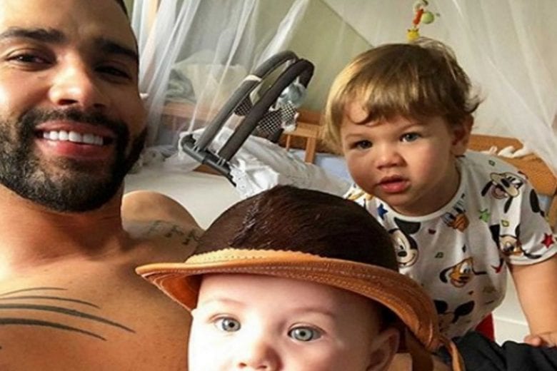 Gusttavo Lima fica com filhos após ir em festa com grande aglomeração