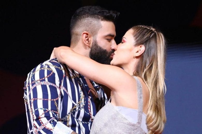 Gusttavo Lima é flagrado aos beijos com Andressa Suíta e reconciliação é escancarada por fã