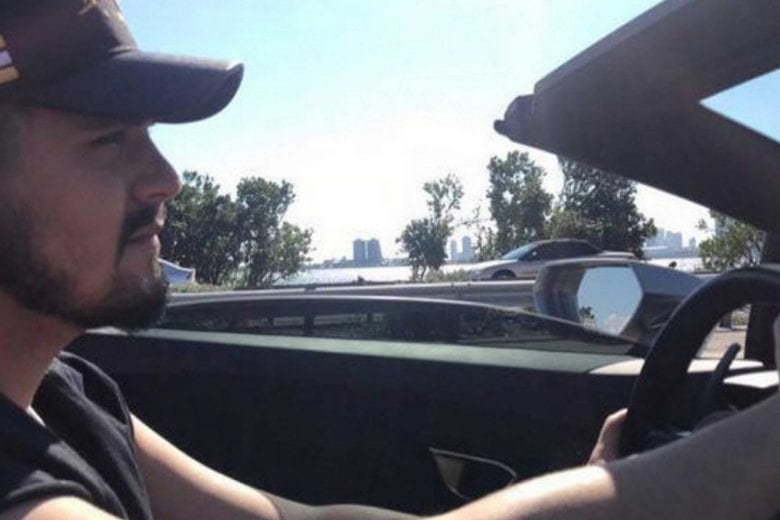 Luan Santana é flagrado dirigindo em alta velocidade