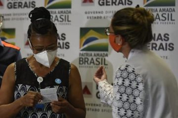 Minas Gerais já tem os cinco primeiros vacinados contra a Covid-19