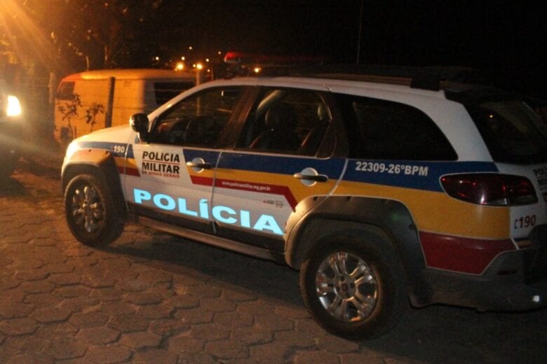 Polícia apreende drogas e detém dupla suspeita de tráfico em Itabira