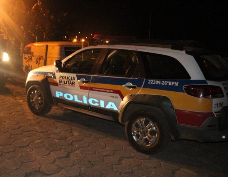 Polícia apreende drogas e detém dupla suspeita de tráfico em Itabira