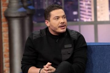 Wesley Safadão aparece desfigurado na TV após plástica e internet debocha: “Eduardo Costa”
