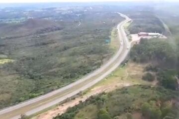 Greve dos caminhoneiros tem baixa adesão e rodovias seguem livres em Minas