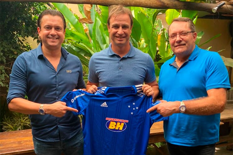 Novo técnico do Cruzeiro, Conceição se reúne com presidente e patrocinador
