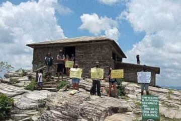 Moradores de São Tomé das Letras se revoltam com venda de pirâmide
