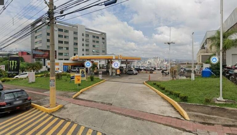 Sexo, drogas e aglomeração: PM dispersa ‘happy hour’ em posto de BH