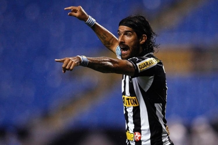 Reforço do Athletic, Loco Abreu espera bom começo no Mineiro: ‘Se preparem’