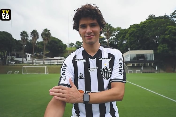 Atlético: Lateral Dodô pode ser aproveitado em outras posições por Sampaoli