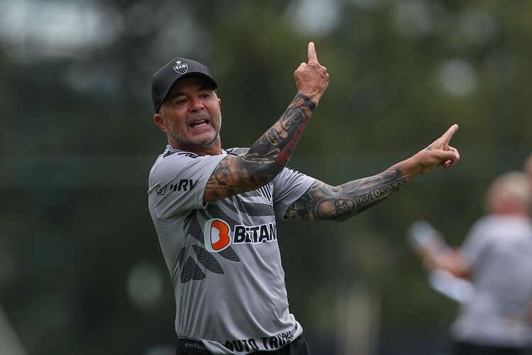 Brasileirão: Atlético recebe Bahia e tenta último suspiro na luta pelo título