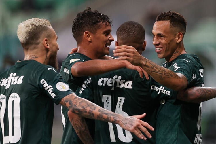 Scarpa brilha, Palmeiras vence Fortaleza e reage após decepção no Mundial