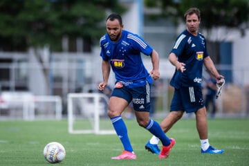 Com jovens da base e reforços, Cruzeiro inicia pré-temporada na Toca II