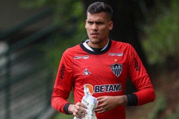 Atlético reintegra goleiro Matheus Mendes, destaque do CSA na Série B