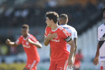 Vasco aciona STJD pela anulação da partida contra o Inter por falha do VAR