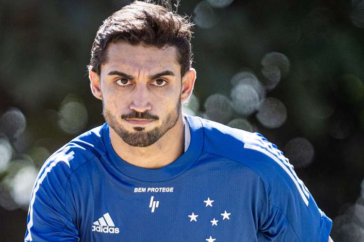 Patrick Brey tenta acordo com o Cruzeiro; veja o valor estimado da dívida
