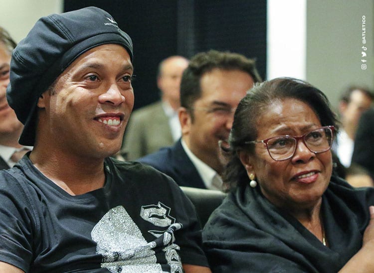Atlético lamenta morte de Dona Miguelina, mãe de Ronaldinho: ‘Luto’