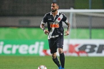 Castán pede desculpas por queda e diz que futuro no Vasco é incerto