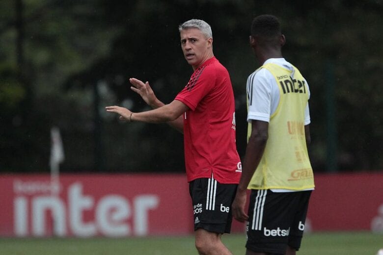 Crespo estreia contra Botafogo-SP com missão de mudar postura do São Paulo