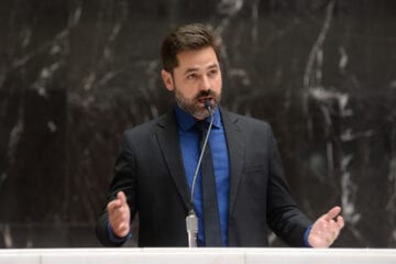 Na ALMG, Bernardo Mucida cobra asfaltamento da estrada Carmo-Ipoema