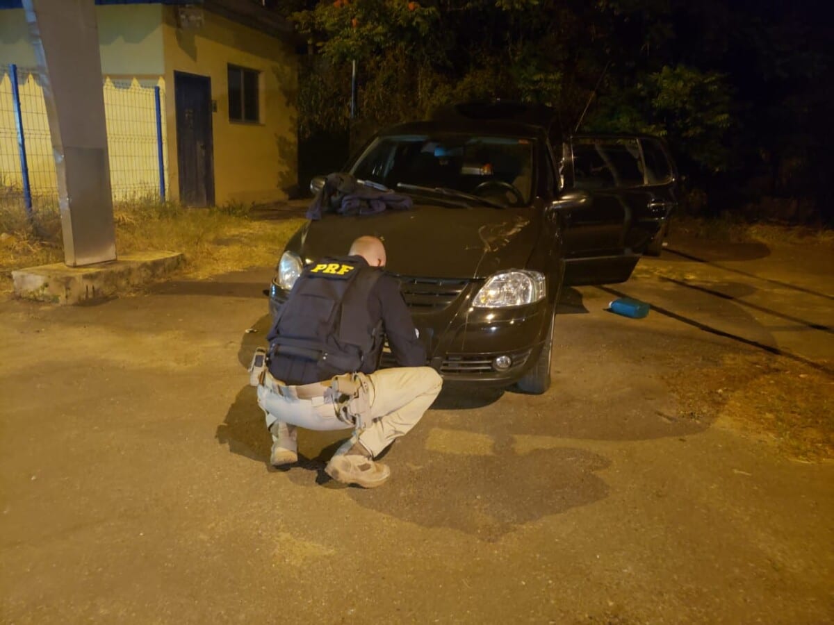 Dupla é presa com veículo roubado na BR-381, em Sabará