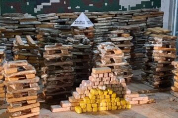 Polícia de Meio Ambiente encontra tambores enterrados com drogas
