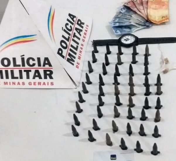 Polícia Militar apreende pinos de cocaína no Madre Maria de Jesus