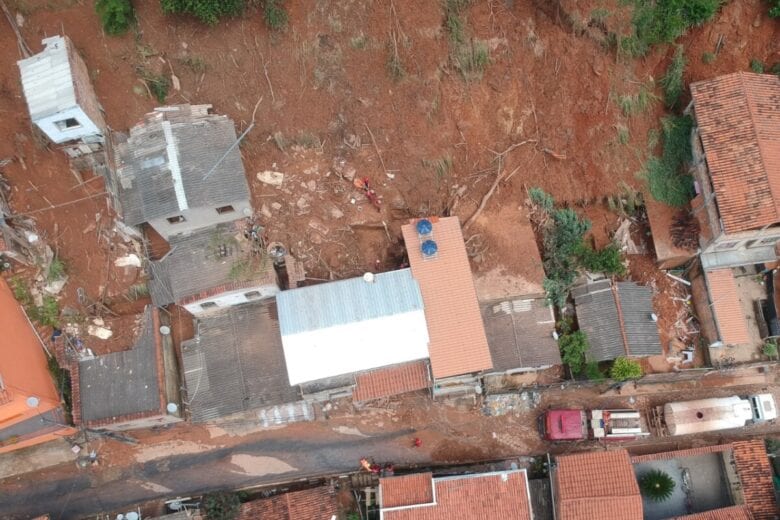 Com 2500 atingidos, Santa Maria ainda luta para se recuperar da tragédia