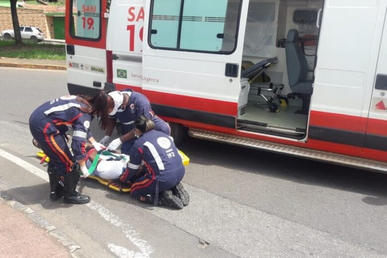 Acidente de trânsito deixa homem ferido na região central de Itabira