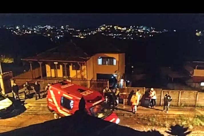Durante 12 horas, homem faz filha de 3 anos refém e ameaça matá-la