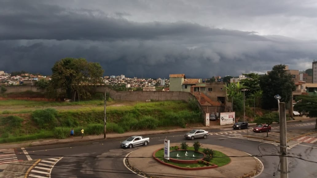 Cuidado com a chuva! Inmet emite alerta com alto risco cidades da região