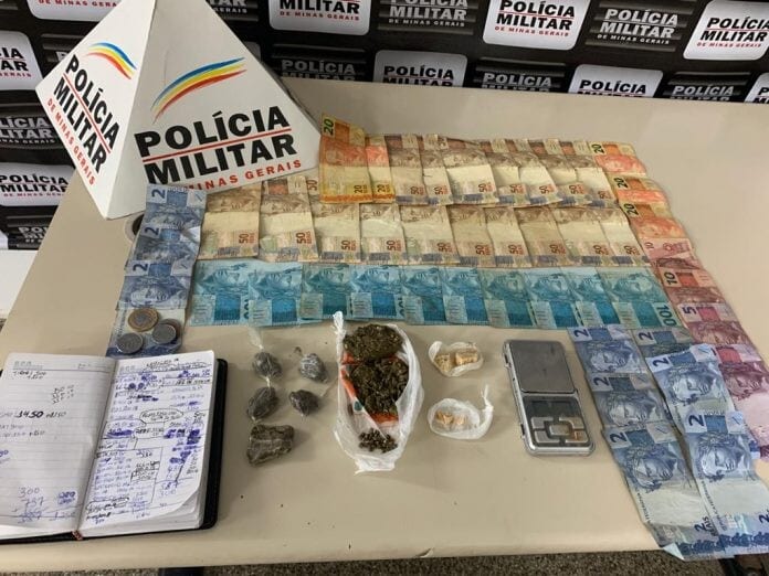 Com crianças dentro de casa em meio ao tráfico de drogas, PM prende suspeitos em Monlevade