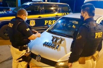 Após tentar ludibriar a PRF, casal de criminosos é preso por tráfico de armas