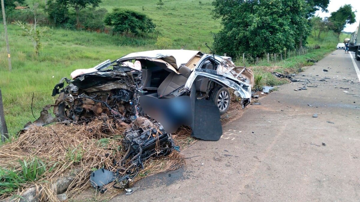 Homem causa grave acidente na BR-116 após sequestrar a ex-mulher