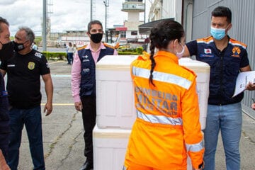 Minas distribui 315 mil vacinas para imunização de idosos acima de 90 anos
