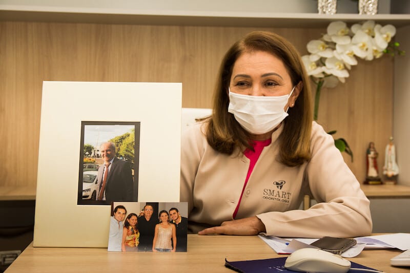 Mulheres e a pandemia: o luto e a força de Elisabete Farias
