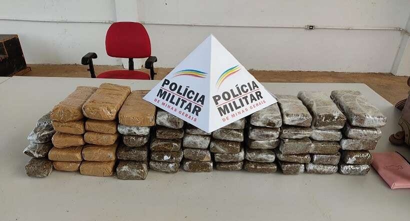 Mulher é presa em rodoviária com grande quantidade de maconha