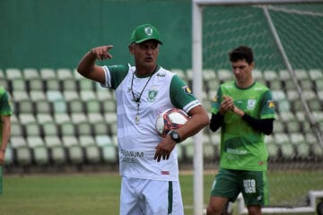 Com novidades, Lisca define escalação do América para jogo com Athletic