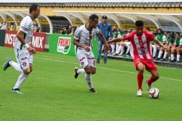 Aumento dos casos de COVID-19 paralisa Catarinense, Paranaense e Cearense
