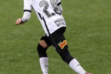 Adson comemora estreia pelo Corinthians: ‘Um dos dias mais felizes da vida’