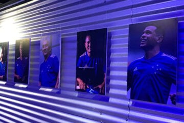 Camisas do centenário do Cruzeiro: acompanhe lançamento oficial do uniforme