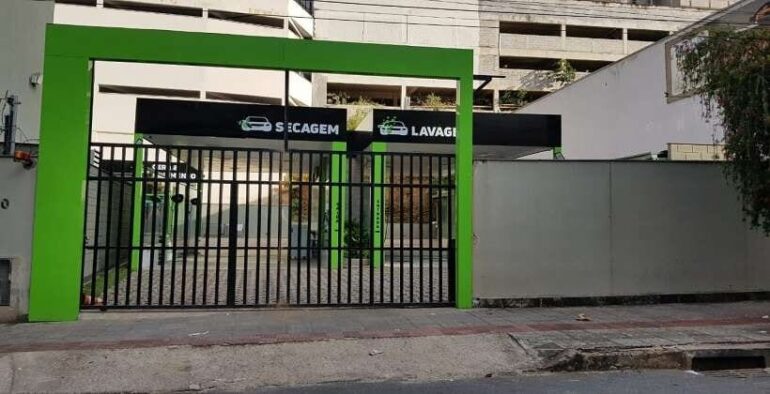 Câmeras em banheiro de lava-jato foram achadas após desconfiança da equipe