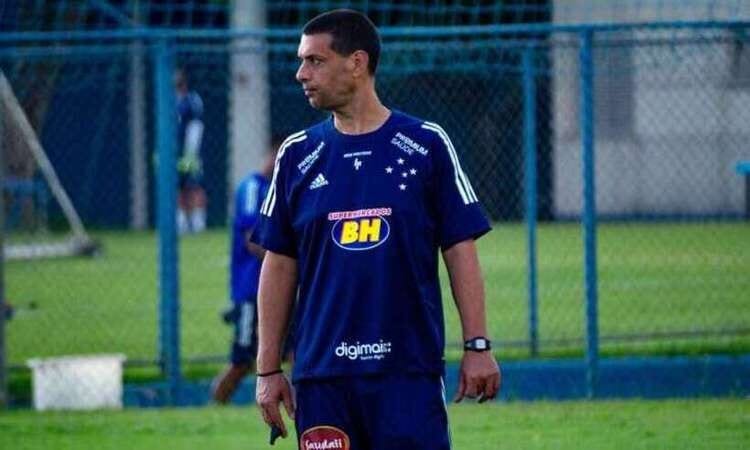‘Enfia na lomba’: técnico do Cruzeiro feminino é preso por desacatar mulher