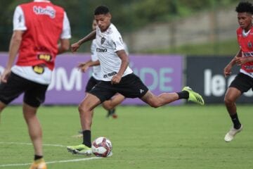 Marrony celebra boa fase no Atlético e destaca versatilidade no ataque