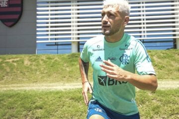 Sem Arrascaeta, elenco do Flamengo se reapresenta após férias