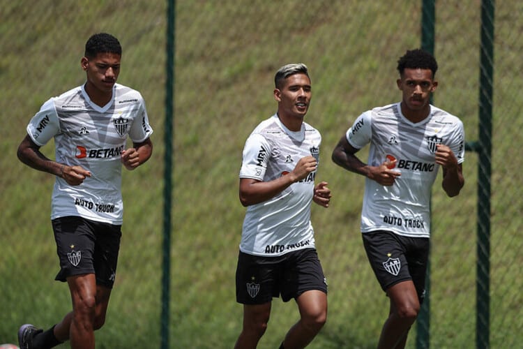Atlético espera posição de Cuca, mas não deve dar folga a quem joga Mineiro