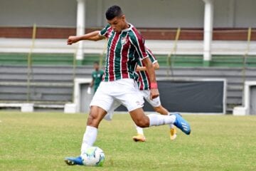 Fluminense estende contrato do jovem lateral-esquerdo Jefté