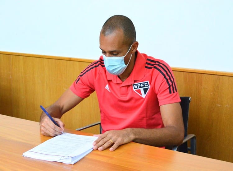 De volta após 10 anos, Miranda é anunciado como novo reforço do São Paulo
