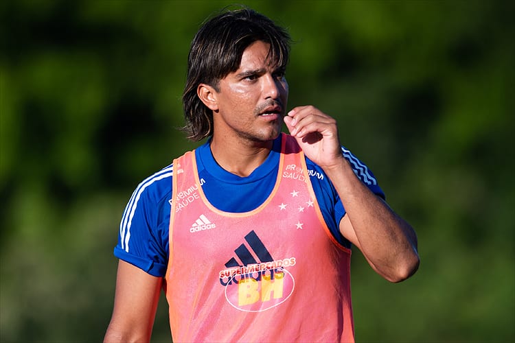 Moreno luta para evoluir no Cruzeiro: ‘Cinco anos na China pesaram’
